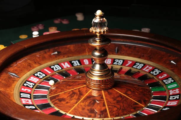 Live dealer table with multiple camera angles